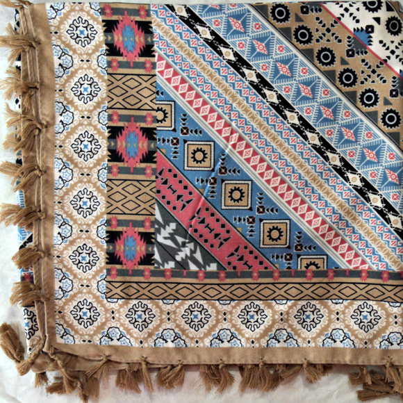 Boho square scarf with tassels in khaki NWOT - Picture 2 of 2